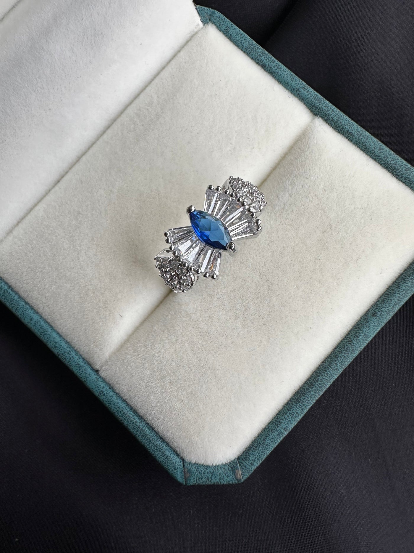 Sapphire cubic ring