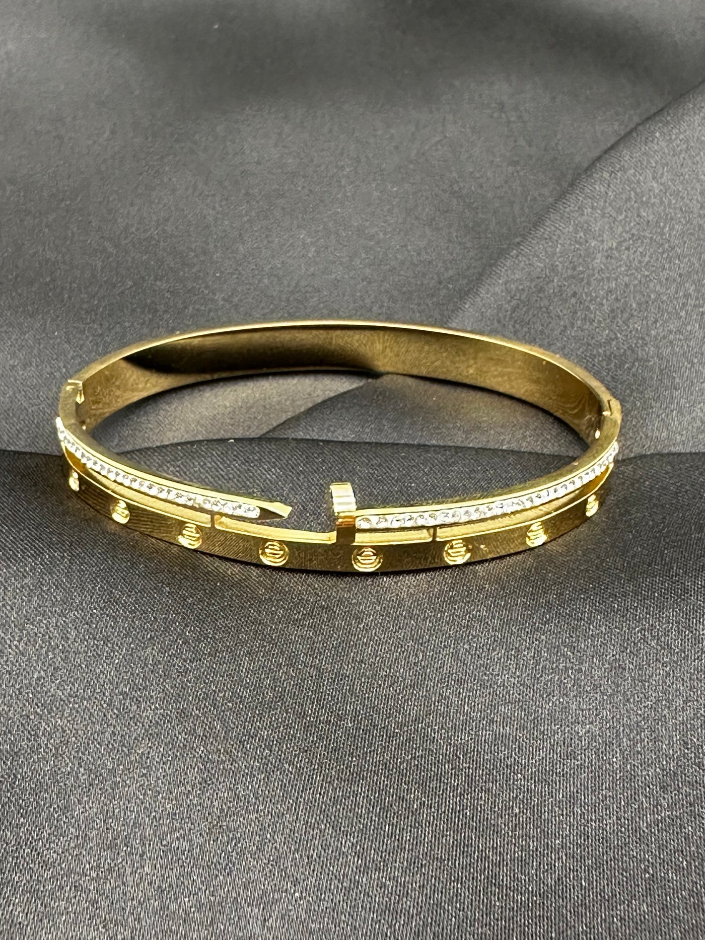 Luxury stainless steel bracelet
