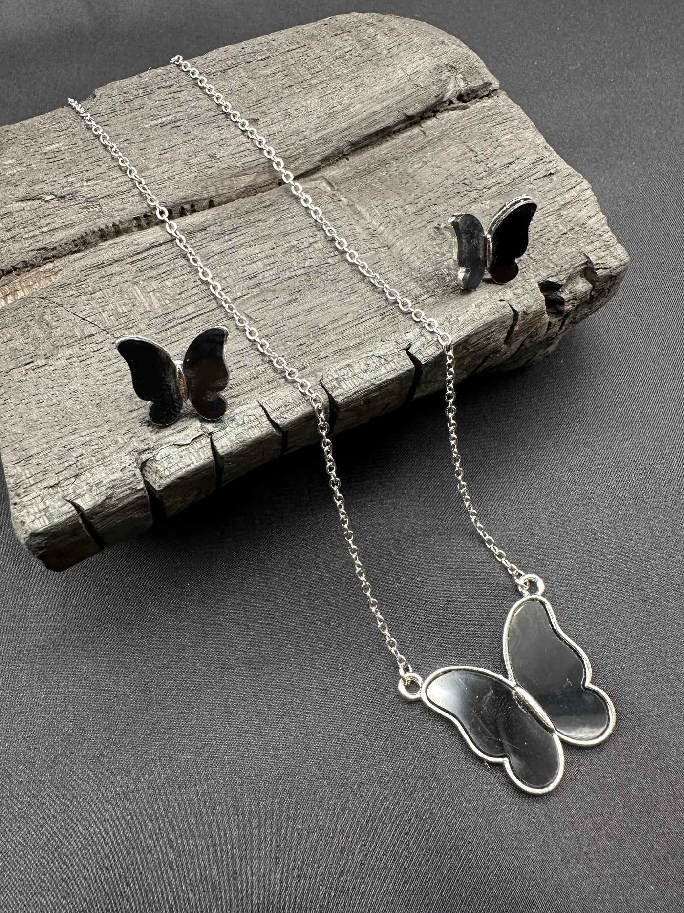 Necklace & tops