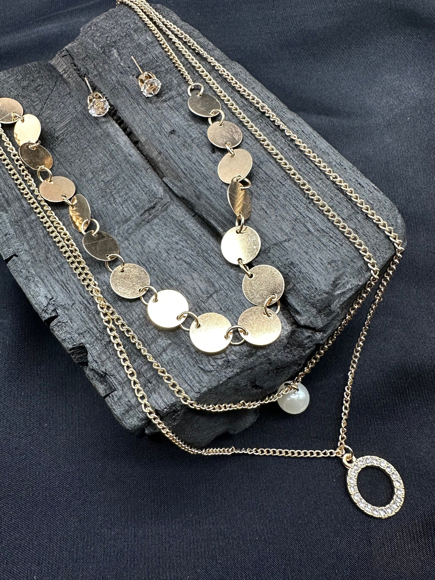 Multilayered chain necklace set