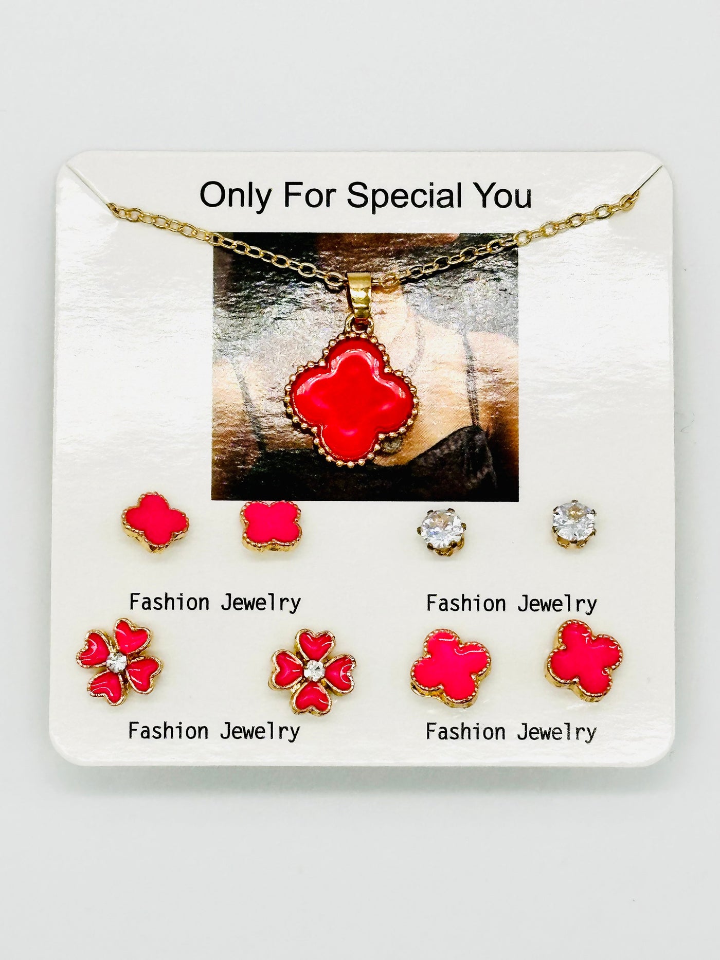 Earrings & necklace pack