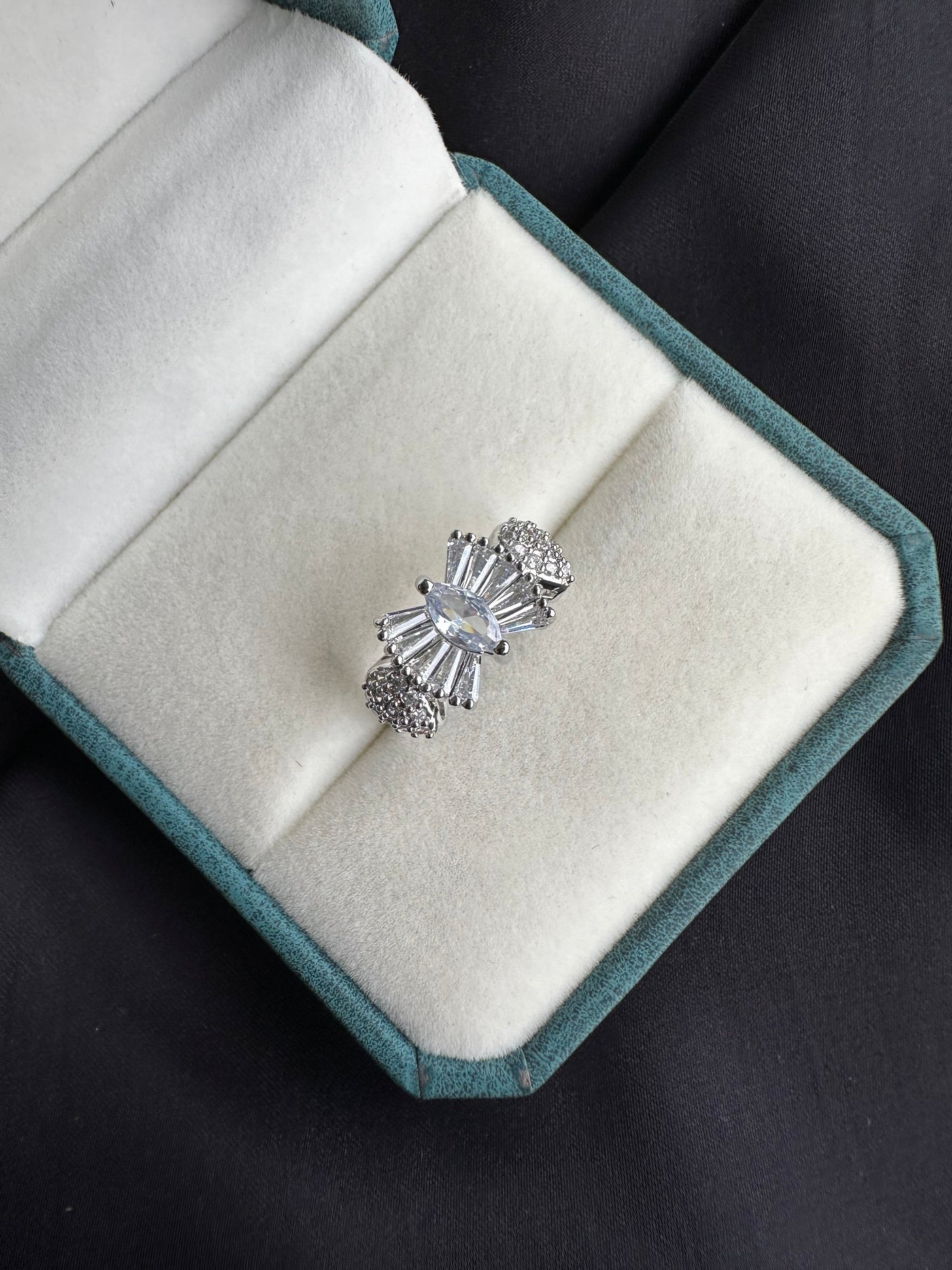 Sapphire cubic ring