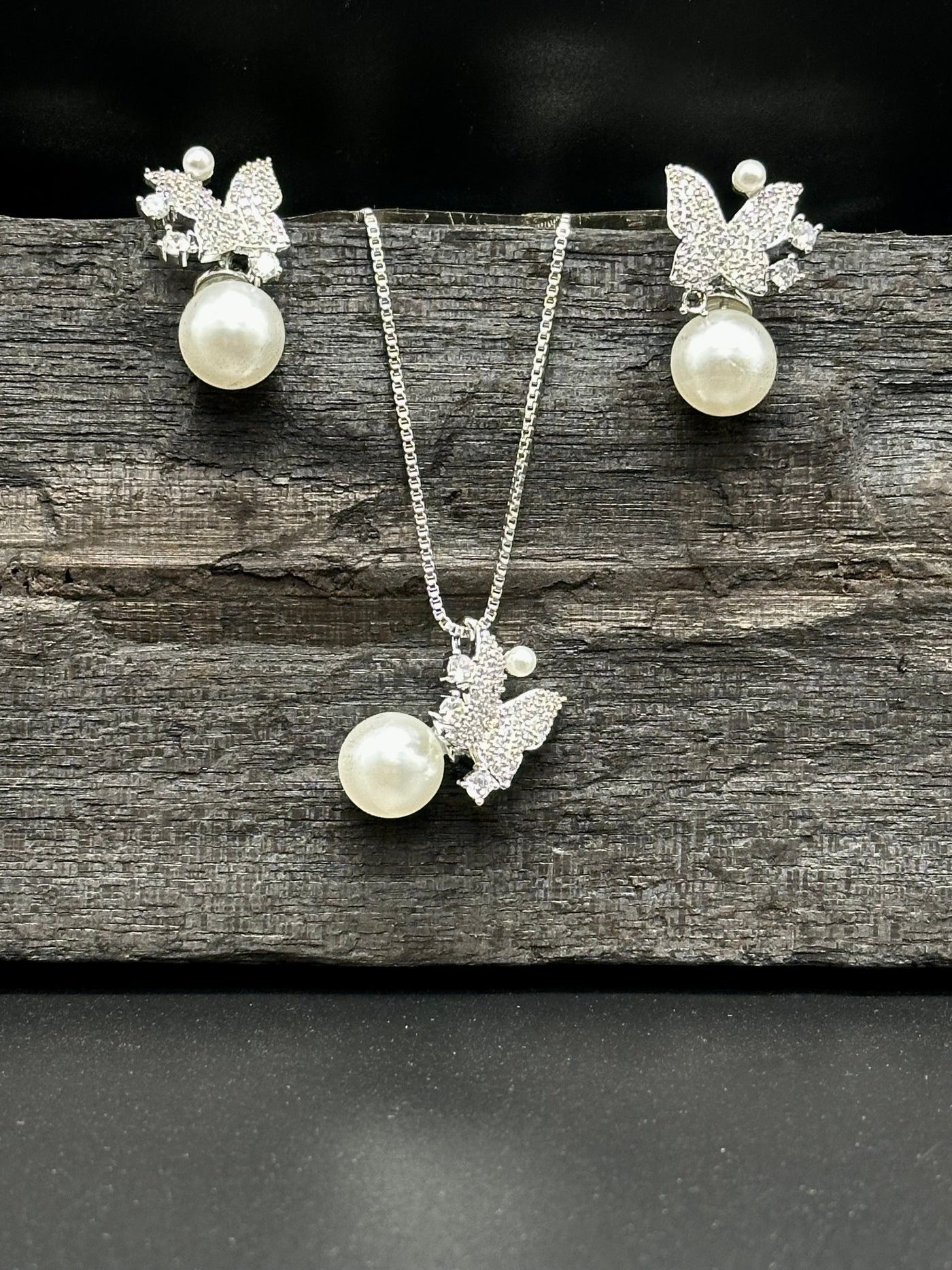 Opal pendant