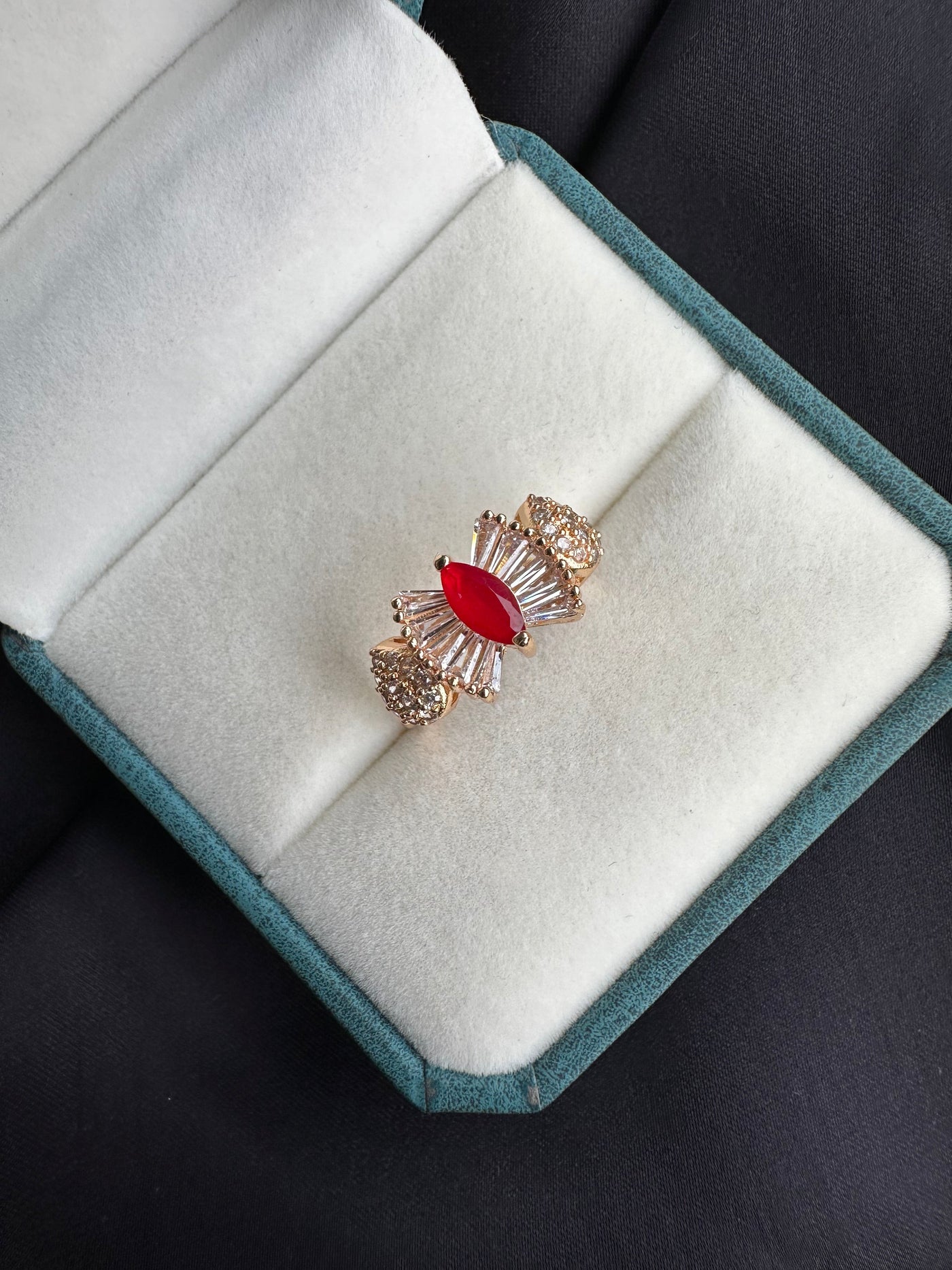 Sapphire cubic ring