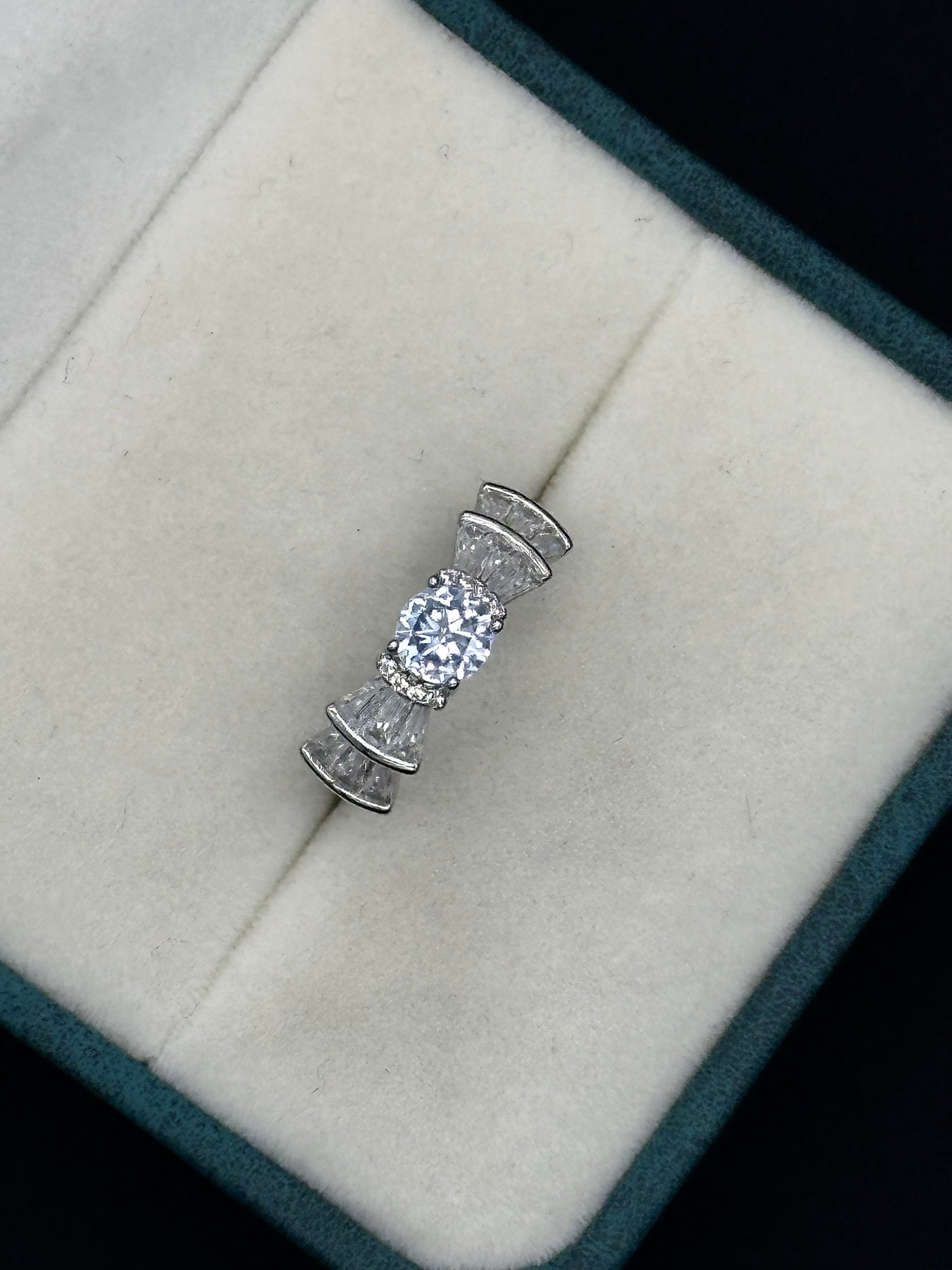 exquisite silver ring