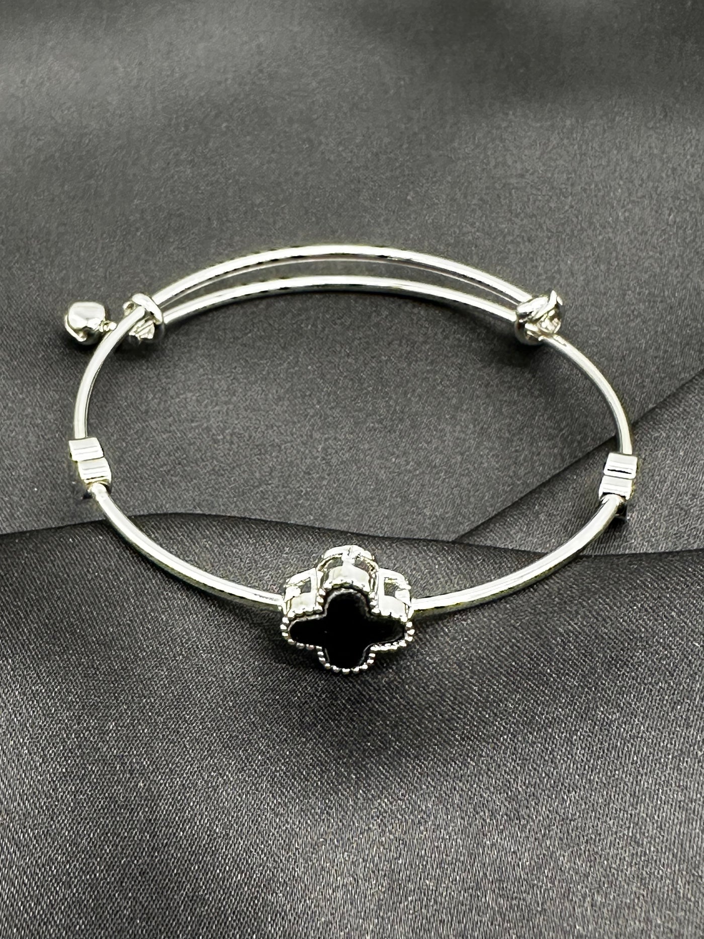 Elegant flower adjustable bracelet