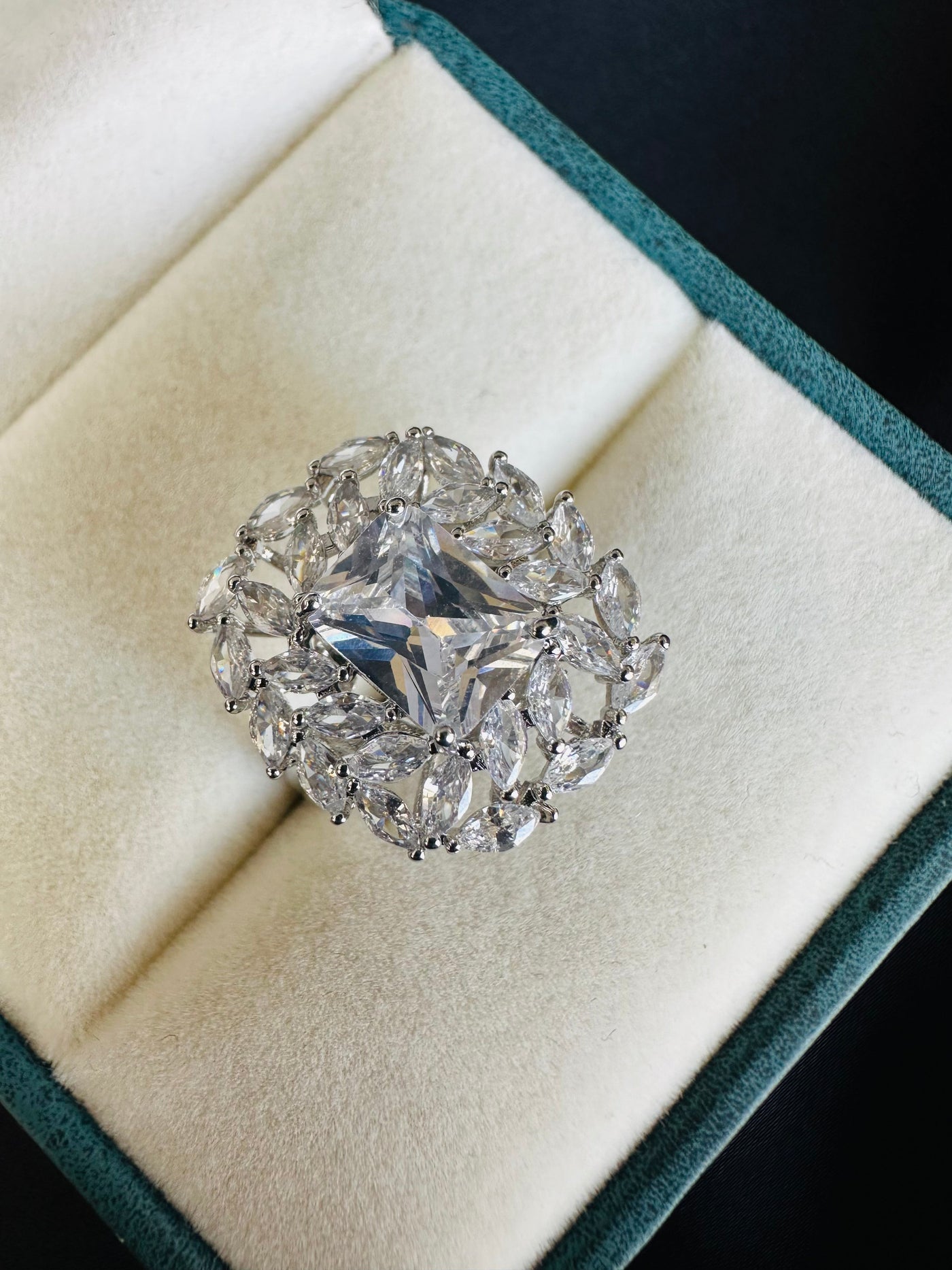 Vintage clear crystal ring
