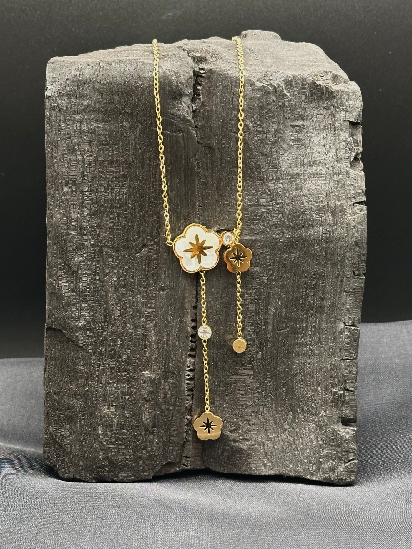 White flower stainless steel necklace