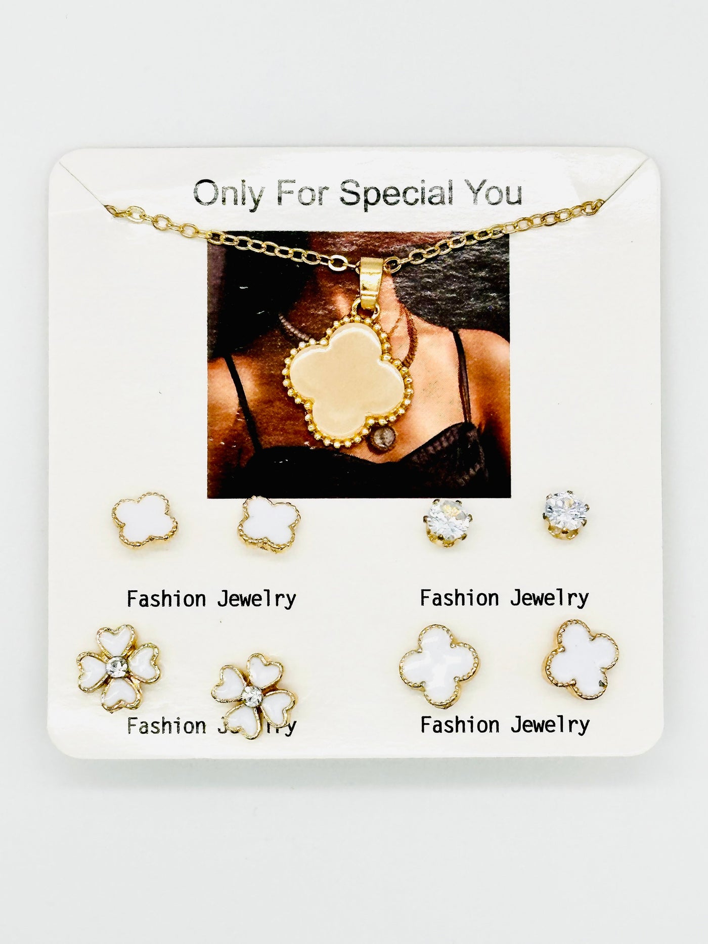 Earrings & necklace pack