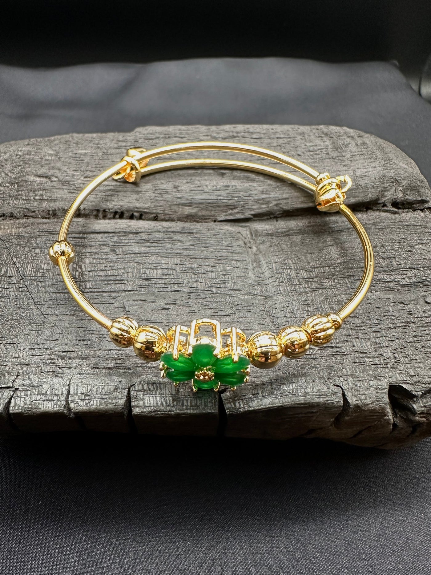 Natural emerald adjustable bracelet