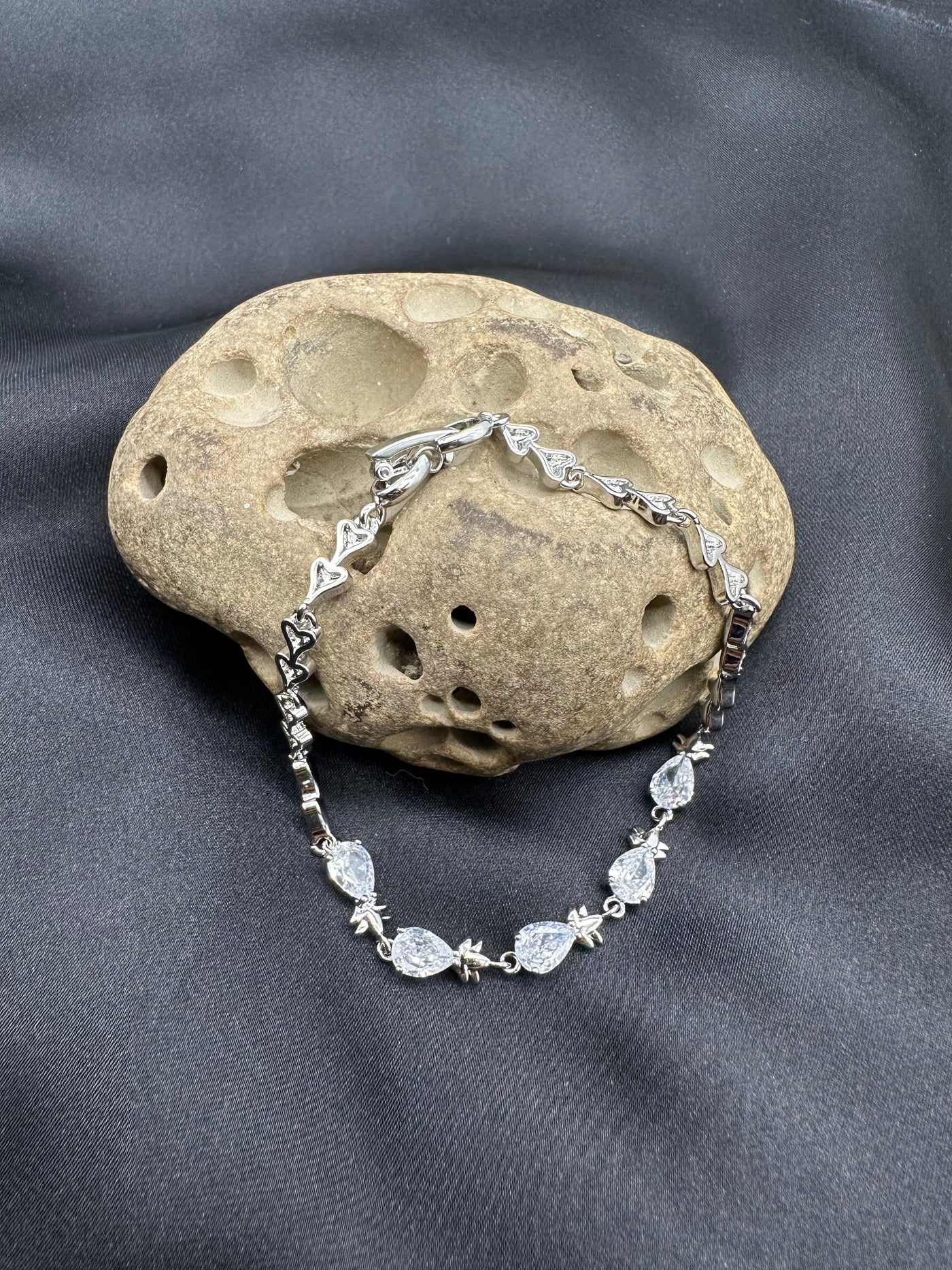 Classic water drop bracelet