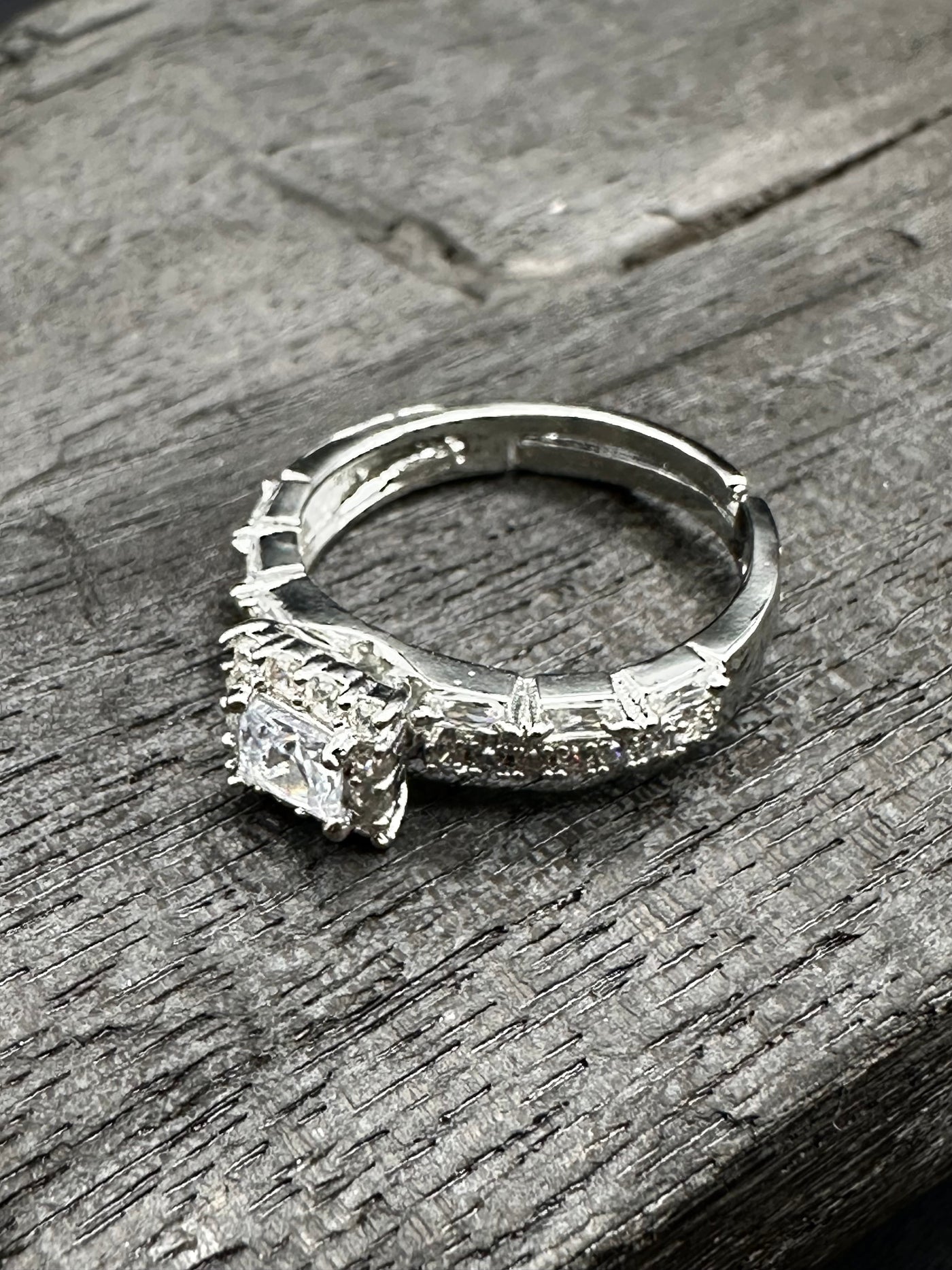 exquisite silver ring