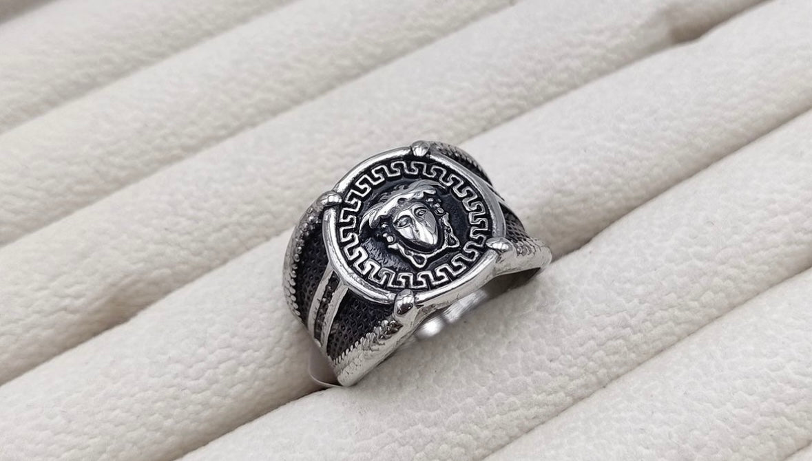 Medusa Ring