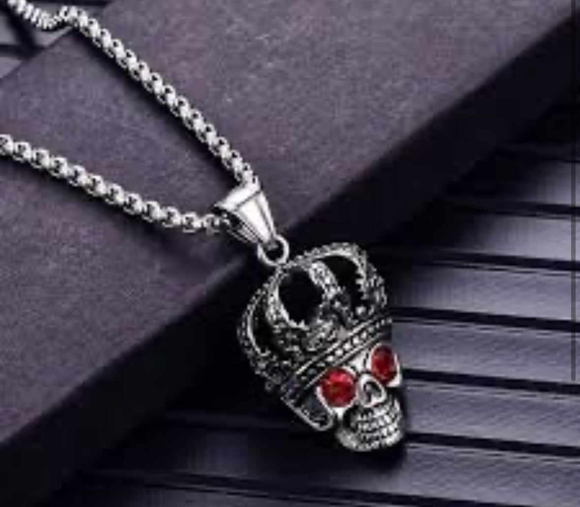 Skull pendant