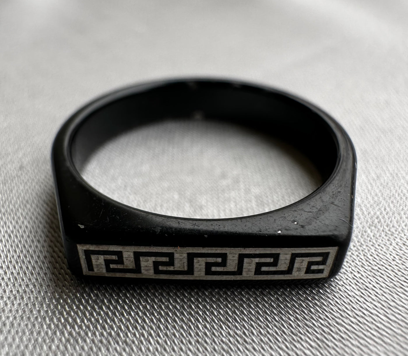 Elysian Ring black